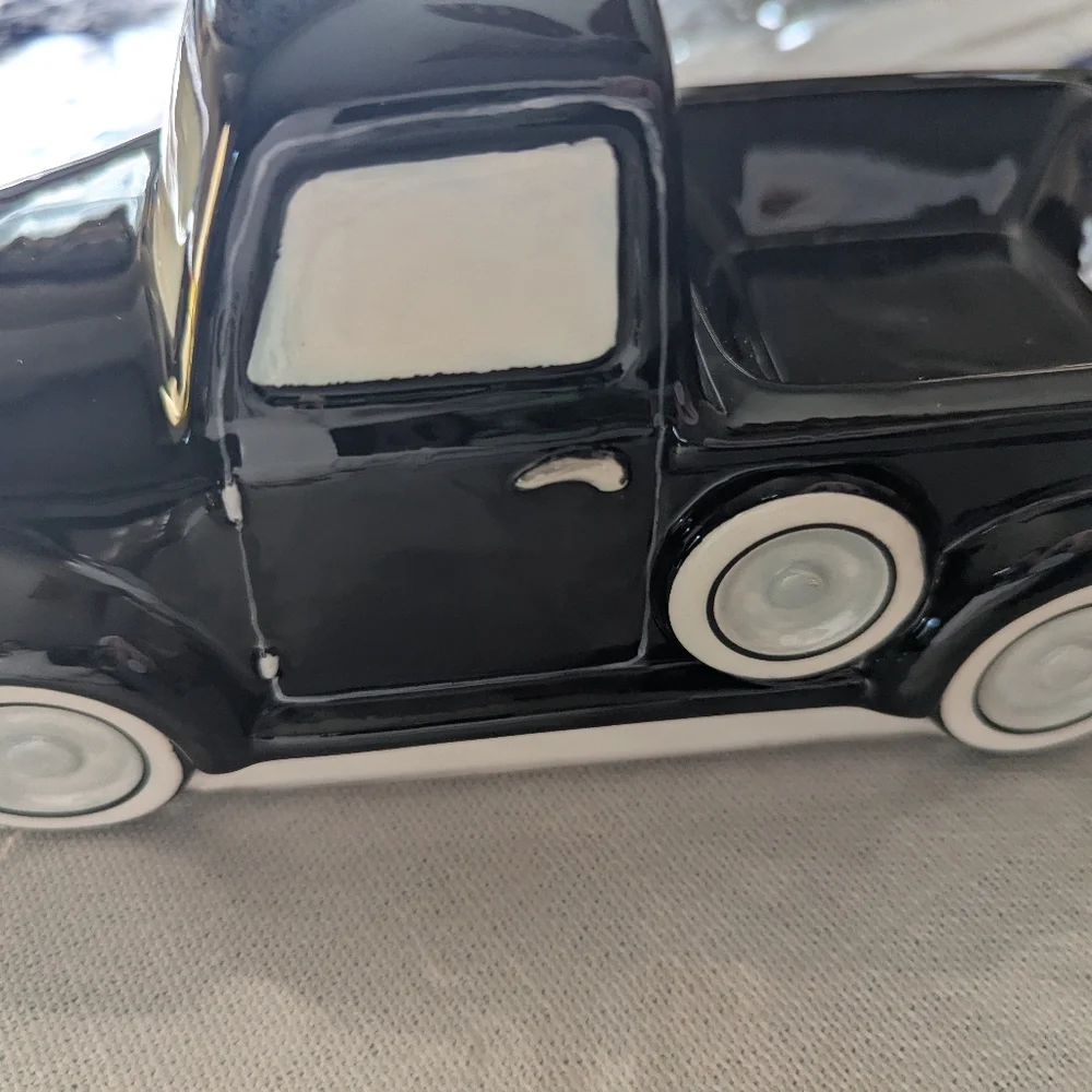 NIB Scentsy Black Truck Warmer with Vibrant Design